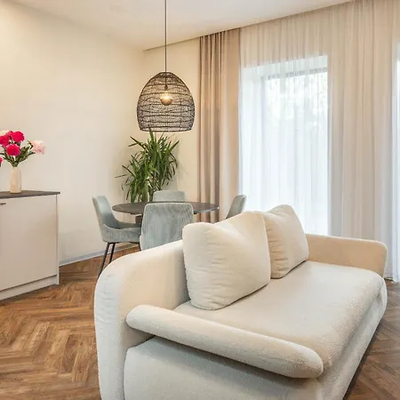 Green House Apartments With Parking And Bike Storage *