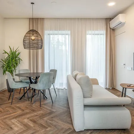 Green House Apartments With Parking And Bike Storage Apartmán *