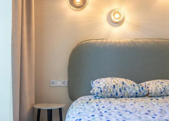 House With Parking And Bike Storage *