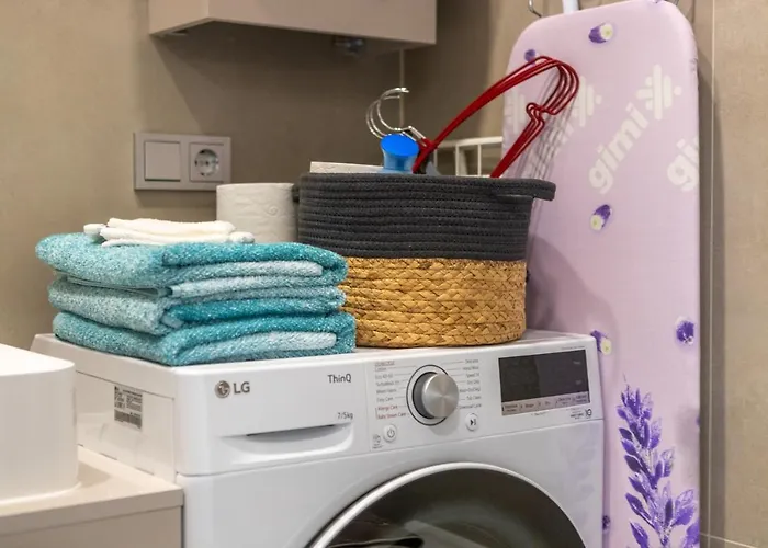 House With Parking And Bike Storage Апартаменты