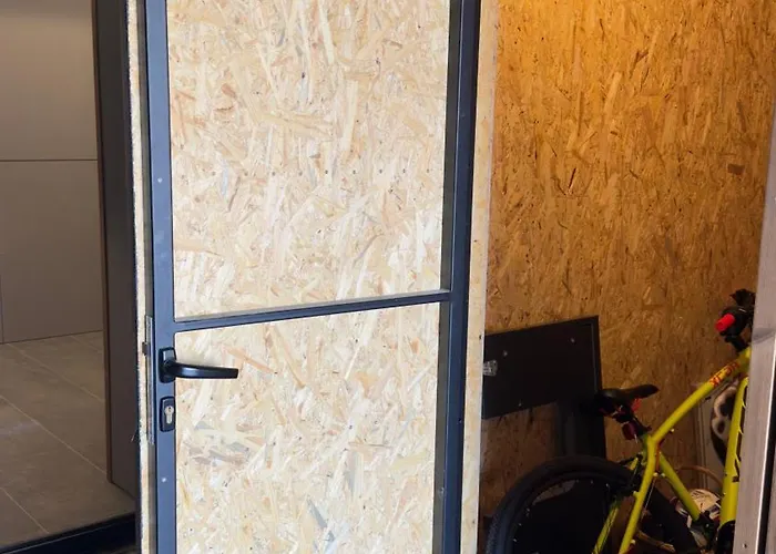 Апартаменты House With Parking And Bike Storage