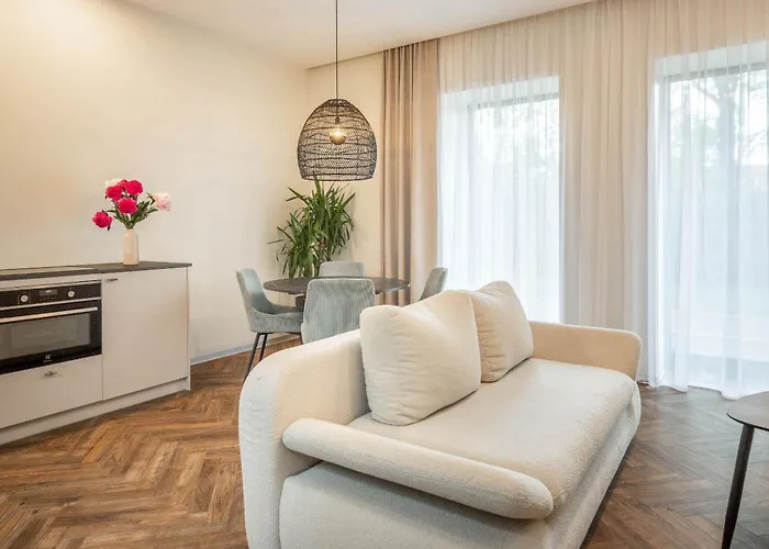 House With Parking And Bike Storage *